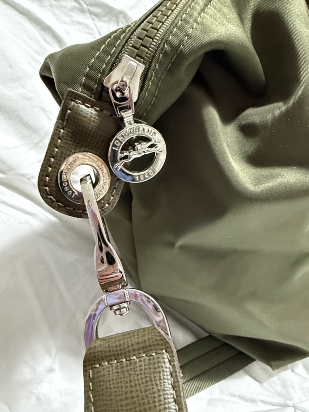 Longchamp Le Pliage Olive Nylon Tote with Leather Trim and Detachable Strap - Picture 3 of 9